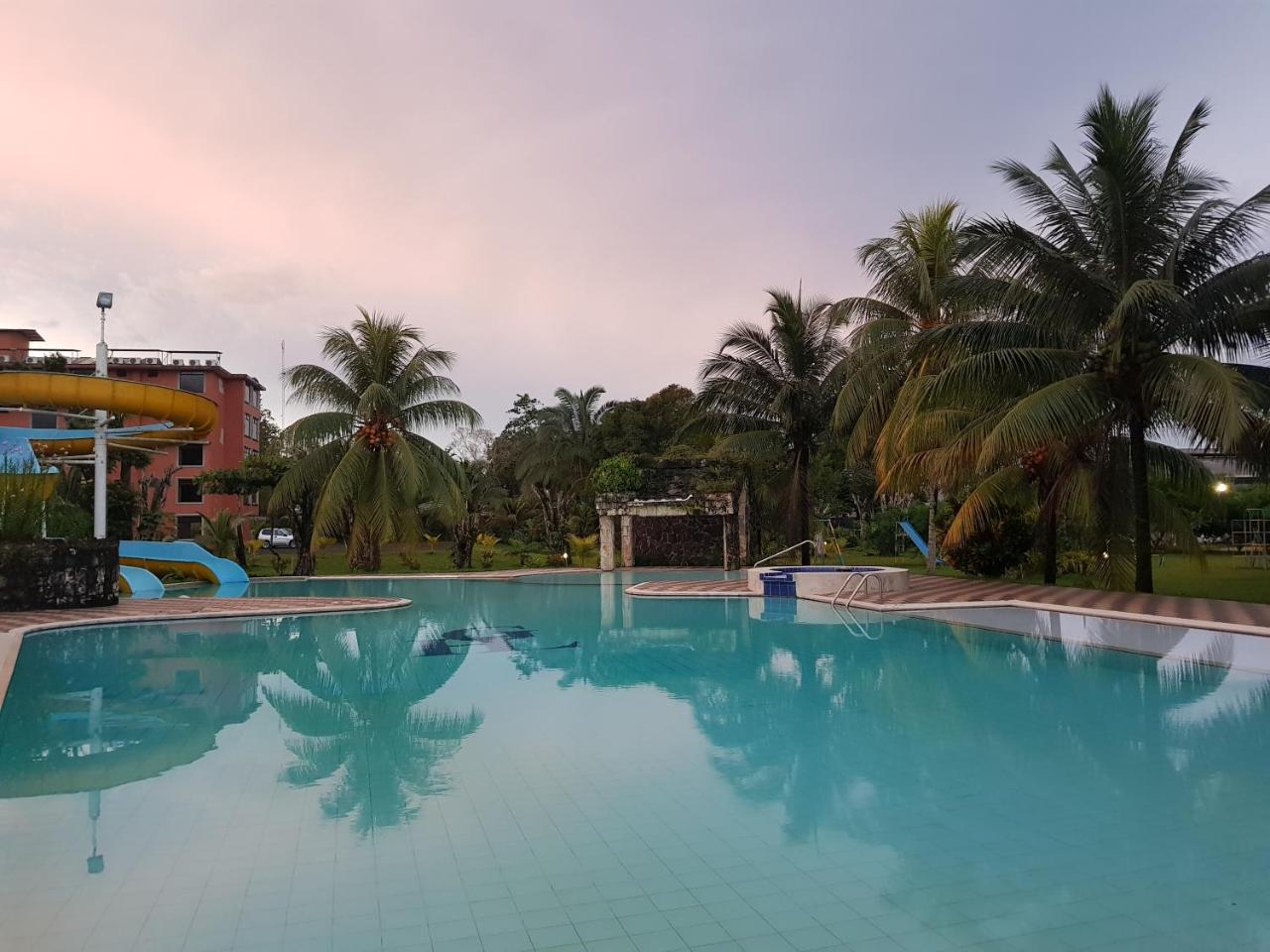 נואבה לוחה Gran Hotel De Lago - Lago Agrio מראה חיצוני תמונה